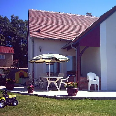 Maison Des Gouacheres בית אירוח Rouillon